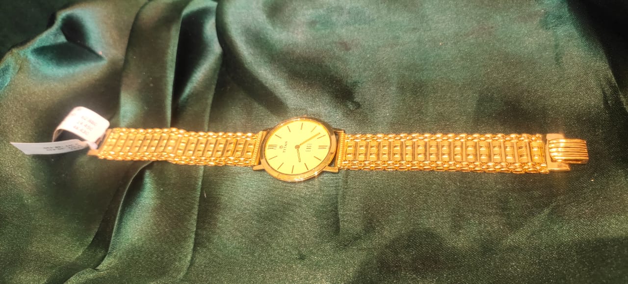 Titan Golden Bracelet Chain Wristwatch